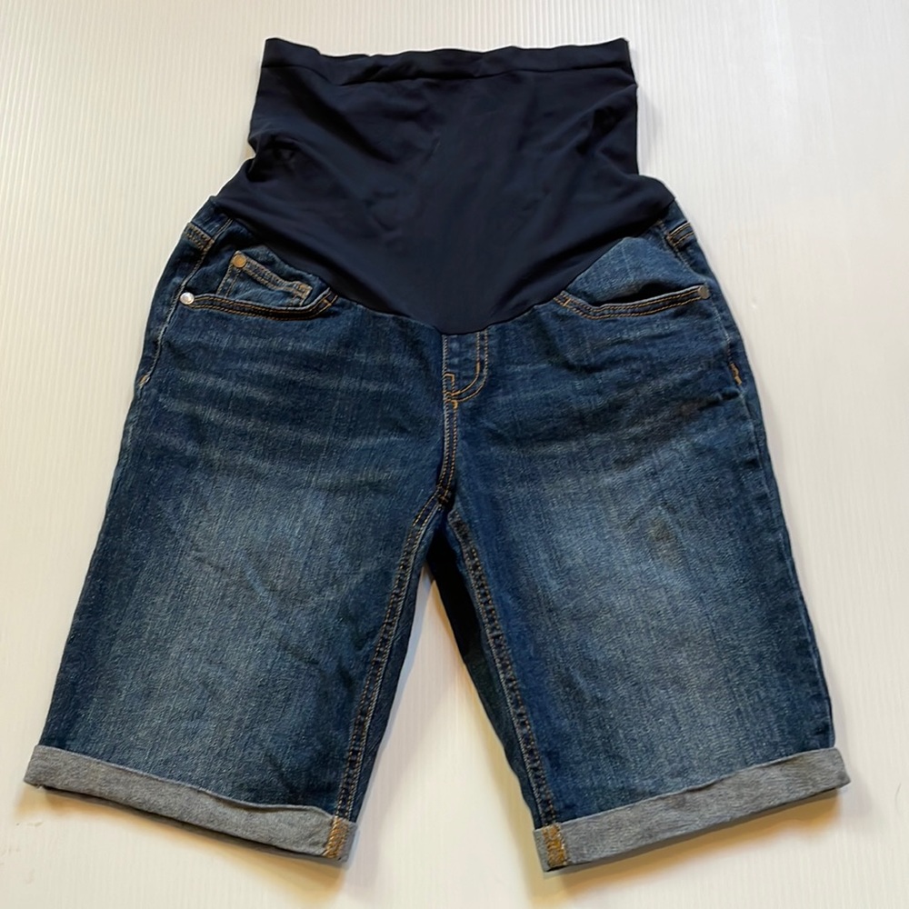 Indigo Blue denim maternity shorts with full belly band. Size medium